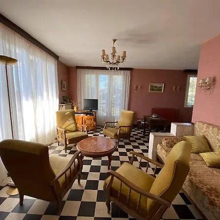 La Maison D'enfance Holiday home Alvignac