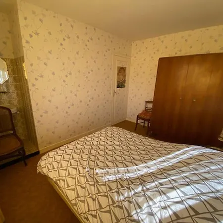 Holiday home La Maison D'enfance Alvignac