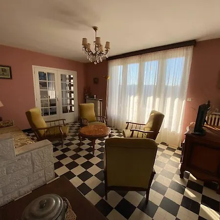 La Maison D'enfance * Alvignac